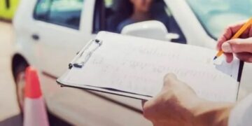 Las 7 preguntas más difíciles del examen de manejo y sus respuestas correctas
