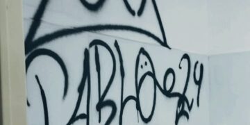 Grafitero fue detenido cuando dañaba un espacio público en San Pedro