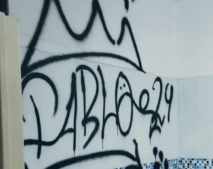 Grafitero fue detenido cuando dañaba un espacio público en San Pedro