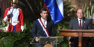 Paraguay: Santiago Peña asumió como nuevo presidente