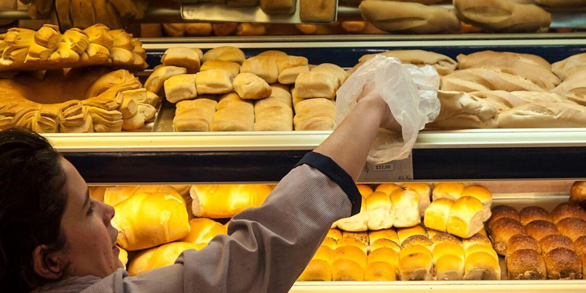 Panaderías se suman al programa Precios Justos
