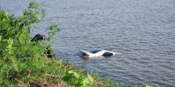 Una mujer falleció tras despistar y caer al arroyo mártires en Posadas