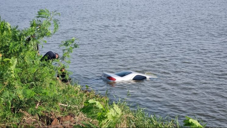 Una mujer falleció tras despistar y caer al arroyo mártires en Posadas
