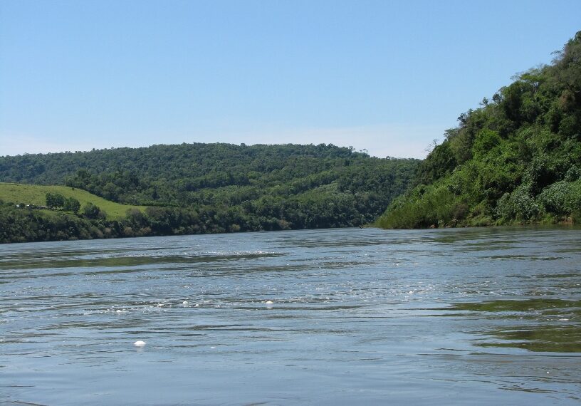 Misiones declaró áreas naturales protegidas a las  cuencas hídricas del río Paraná