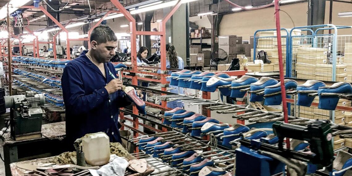 Aprobaron un aumento del 32,2% del salario mínimo: en diciembre será de $156.000
