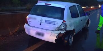 Automovilista terminó contra el muro de contención vial tras despistar en la ruta 12