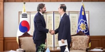Gira por Asia: Santiago Cafiero confirmó la exportación de carne aviar a Corea del Sur