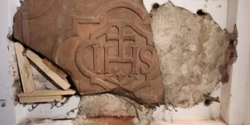 La reliquia frontis de la Reducción de San Ignacio volverá a su lugar de origen