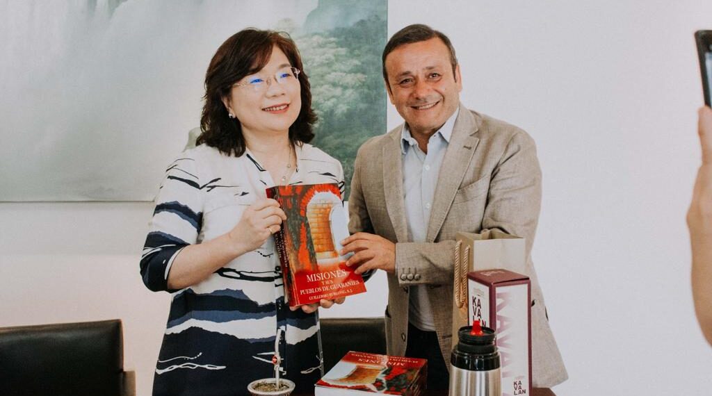 El Gobernador y representantes de Taiwan mantuvieron un encuentro en Casa de Gobierno