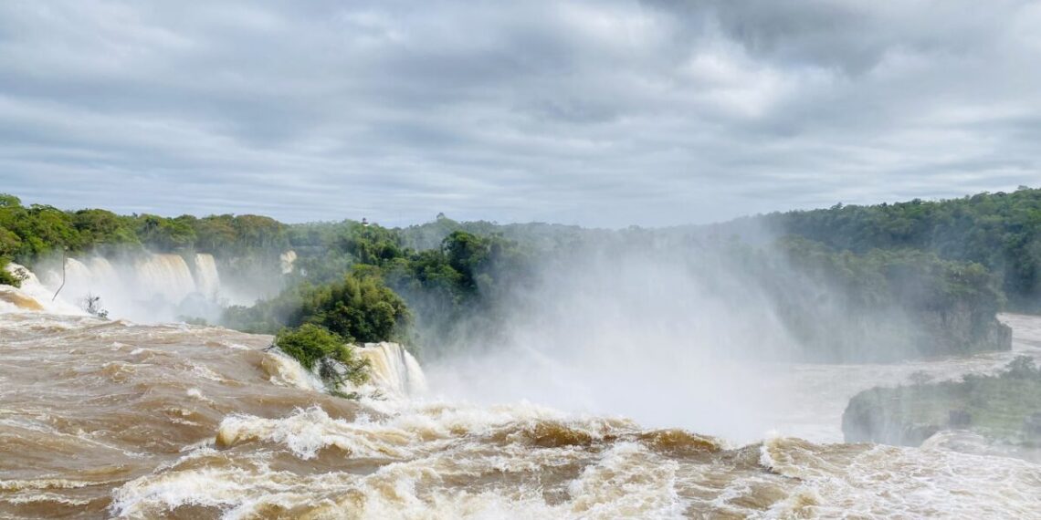 Cataratas superó los 10 mil metros cúbicos por segundo y alcanzó 7 veces su caudal normal