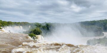 Cataratas superó los 10 mil metros cúbicos por segundo y alcanzó 7 veces su caudal normal