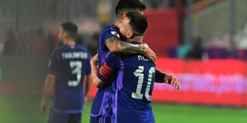 Argentina aumentó su dominio en Perú con un Messi en esplendor