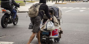 Una familia tipo necesitó casi $320 mil para no caer en la pobreza
