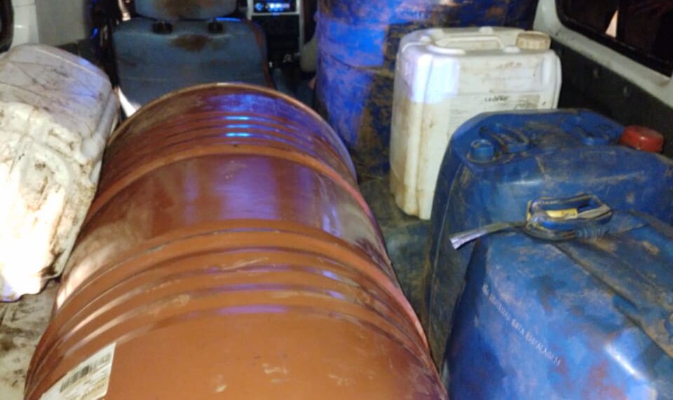 Secuestraron  más de 2 mil litros de combustible transportados de manera ilegal