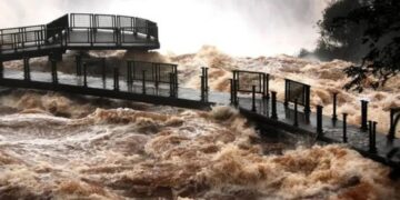El circuito de la Garganta de Diablo de las Cataratas continuará cerrado