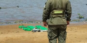 Hallan más de 24 kilos de marihuana en la playa de la Costanera Sur