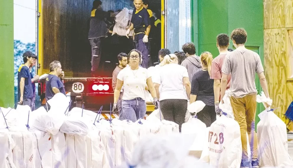 Sigue el operativo electoral, con el reparto de material en toda la provincia
