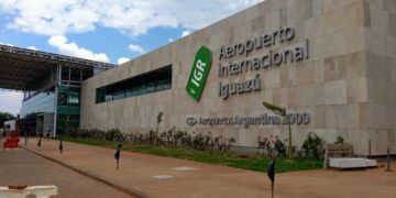 El Gobierno provincial oficializó la rebaja de la tasa aeroportuaria en Puerto Iguazú para el 2024