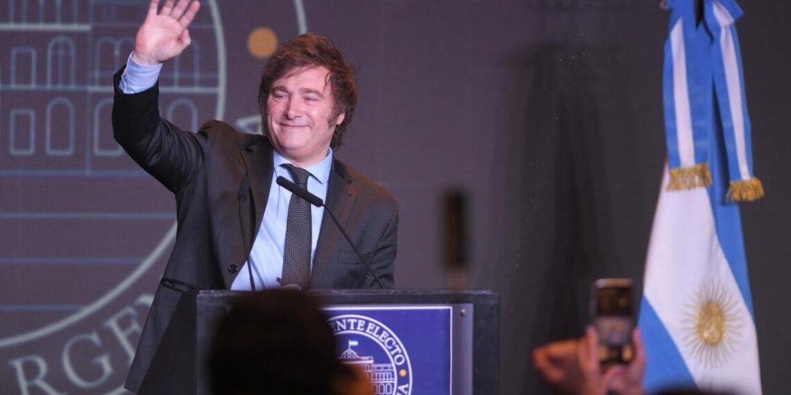 Javier Milei es el primer economista que accede a la Presidencia en la historia argentina