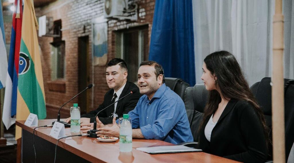 El Gobernador acompañó la tercera edición del Concejo Estudiantil de Cerro Azul