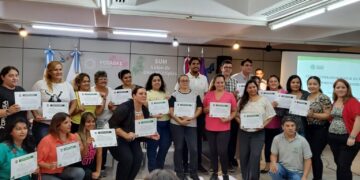 Entregaron certificado de Bordado Semi Industrial a emprendedores de Itaembé Guazú