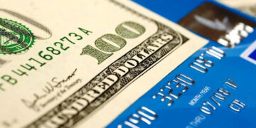Dólar tarjeta: sube a $950 y llevan los impuestos al 155% del oficial
