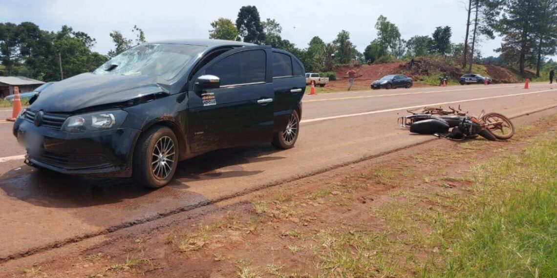 Un menor falleció en un choque entre una moto y un auto en San Vicente