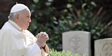 El papa Francisco llamó a Javier Milei para felicitarlo por su triunfo en el balotaje