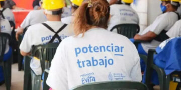 Suspendieron a más de mil titulares del Potenciar Trabajo que registraron viajes al exterior