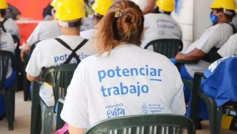 Suspendieron a más de mil titulares del Potenciar Trabajo que registraron viajes al exterior