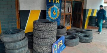Allanaron sucursal del correo argentino por contrabando de neumáticos
