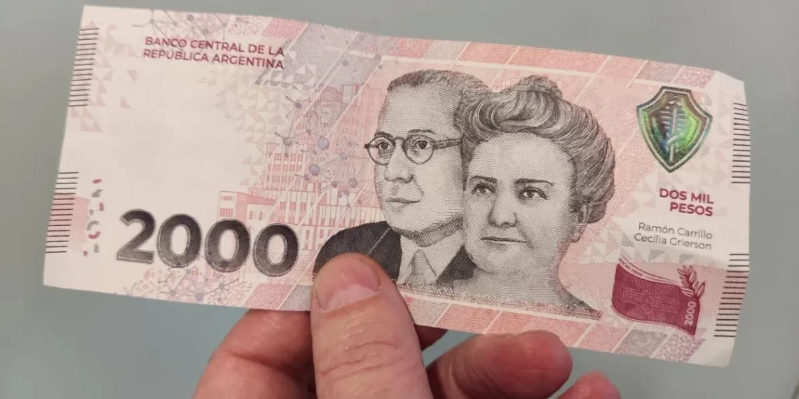 El BCRA lanzó una nueva versión de los billetes de 2 mil pesos con más elementos de seguridad