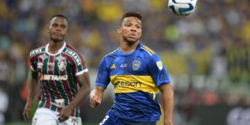 Los hinchas de Boca quieren que Fabra se vaya del club y juntan firmas para eso
