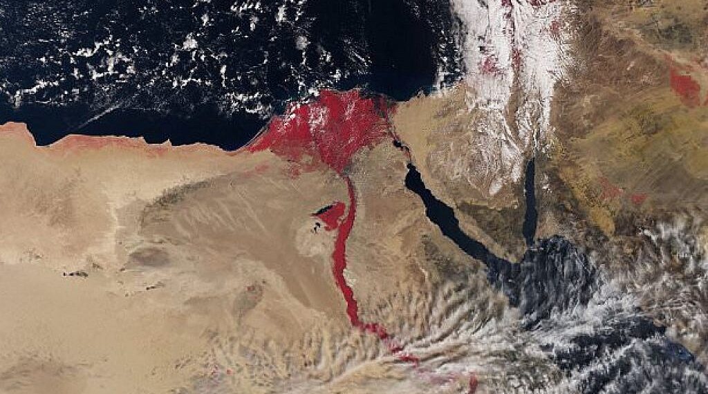 El Río Nilo se tiñó de rojo