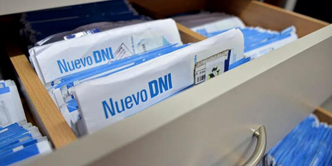 El Renaper lanzó el nuevo DNI electrónico con chip y código QR