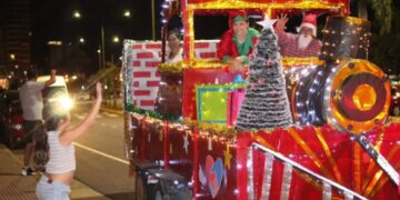 La magia de la Navidad, de la mano de Papá Noel por la costanera de Posadas
