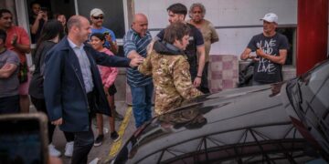Milei recorrió Bahía Blanca junto a varios ministros