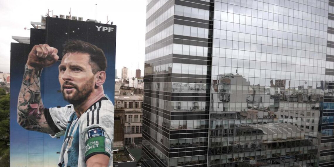 Un nuevo mural dedicado a Messi celebra el aniversario de Argentina campeón