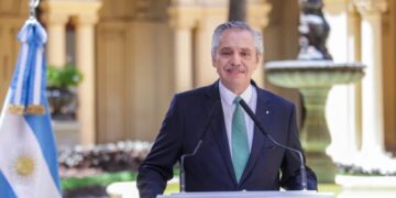 Alberto Fernández se despidió de su mandato y lamentó “no haber podido cerrar la grieta que enfrenta” a los argentinos