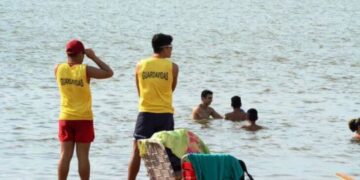 Tras la muerte de dos jóvenes por ahogamiento el fin de semana, recomiendan bañarse en lugares vigilados