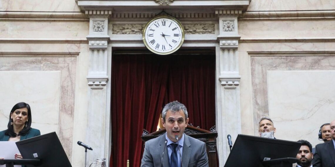 Principio de acuerdo entre el oficialismo y bloques opositores para aprobar la ley “Bases”
