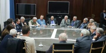 Salario mínimo: el Gobierno convocó a gremios y empresas a discutir un nuevo piso para los ingresos