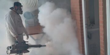Fortalecen los trabajos de prevención y descacharrización casa por casa