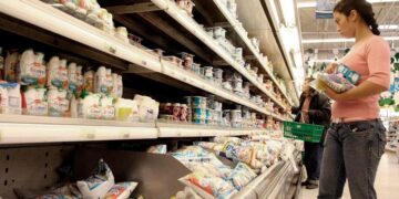 Inflación: según consultoras, precios en supermercados se desaceleran pero acumulan suba del 12,4% en enero