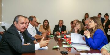 Productores y cooperativistas se reunieron con senadores para pedir por la restitución de facultades del Inym