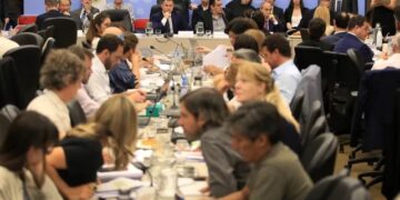 Ley ómnibus: Diputados continúa el debate con representantes de la sociedad civil