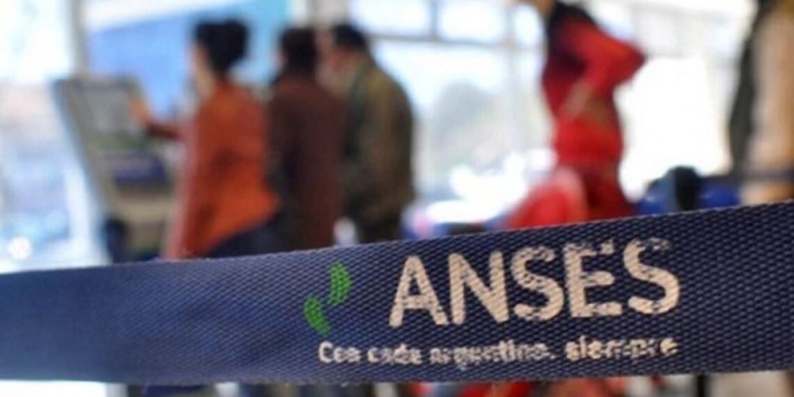 El Gobierno redujo los topes de ingresos para las asignaciones familiares