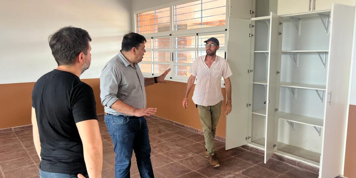 Funcionarios recorren obras escolares para el inicio de clases