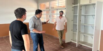 Funcionarios recorren obras escolares para el inicio de clases