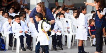 El Gobierno convocó a ministros de Educación y gremios a una reunión para fijar el salario docente